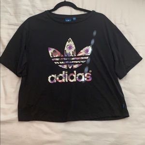 Black adidas trefoil tee never worn